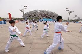 2026国际足联世界杯 单杠让你在户外展现自我，激发无限潜能！